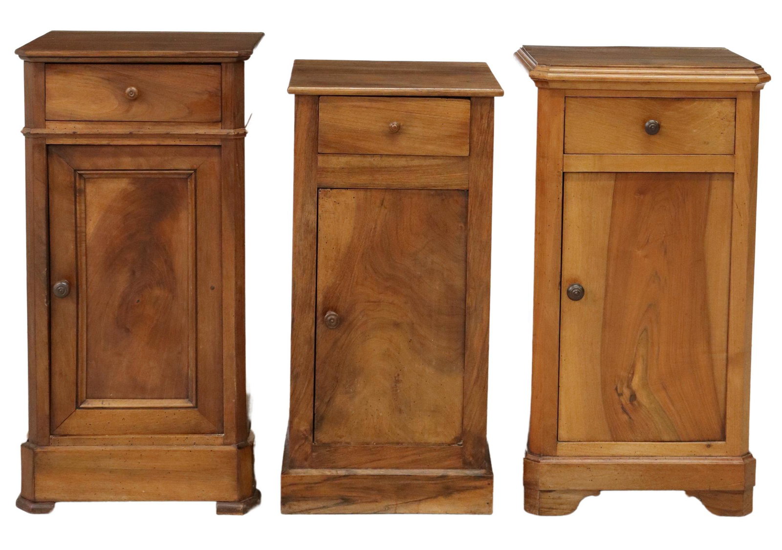 (3) FRENCH LOUIS PHILIPPE WALNUT BEDSIDE CABINETS: (lot of 3) French Louis Philippe period walnut nightstands, mid 19th c., slightly varied in design and size, each fitted with a single drawer, over cabinet door, largest: approx 31"h, 16.25"w, 13.5"d 