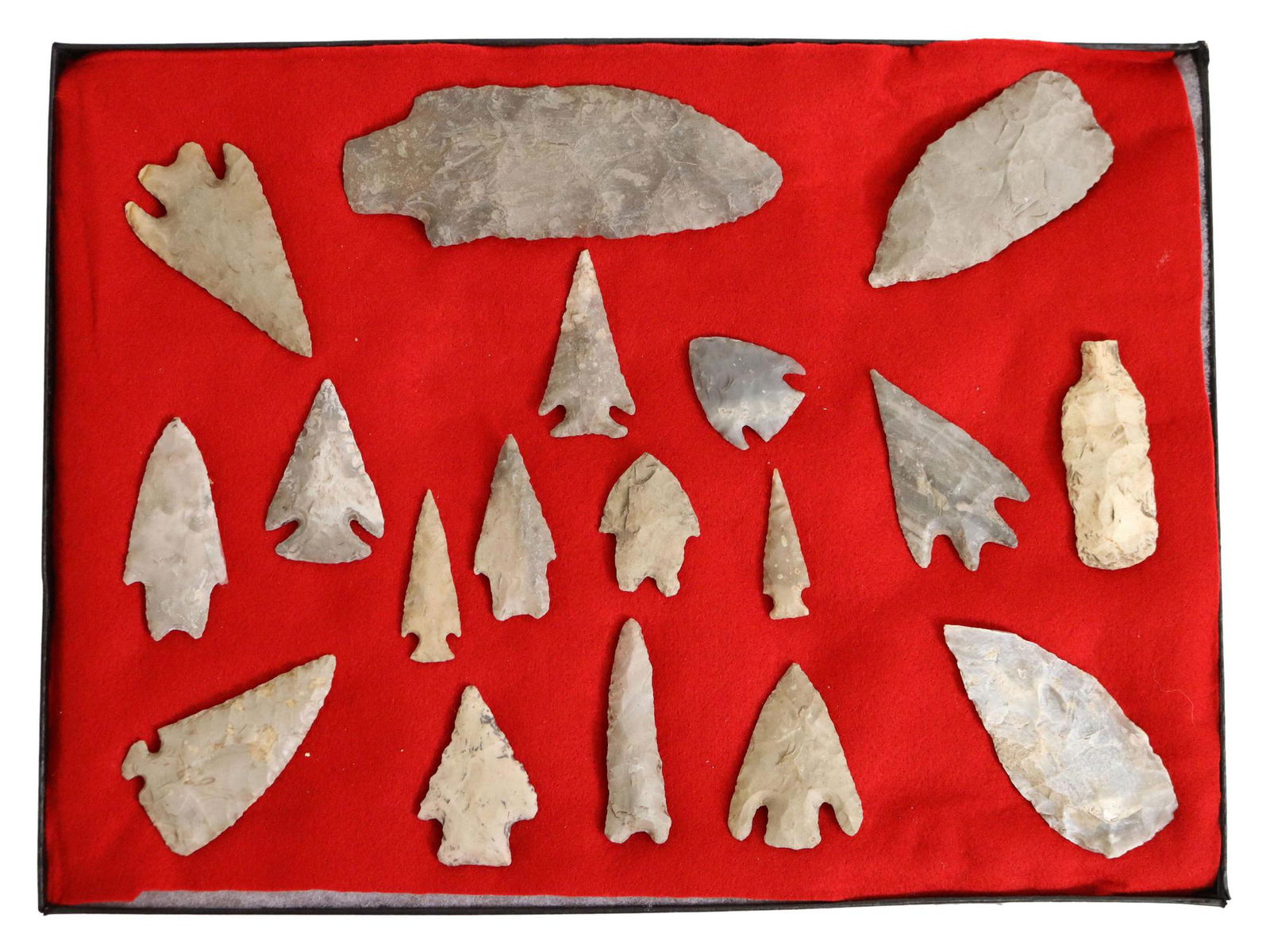 (18) ARROWHEADS, MID-WEST COLLECTION: (lot of 18) Arrowheads including one corner point, largest approx. 6'l, total 3.2lbs *Note: Consignor is a long time explorer and collector of arrowheads, scrapers, spear points and similar items. He