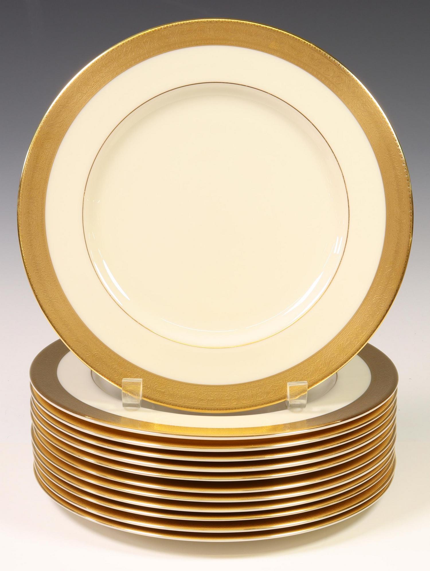 (12) LENOX WESTCHESTER IVORY & GOLD DINNER PLATES: (lot of 12) Lenox ivory bone china dinner plates, in the "Westchester Presidential Gold" pattern, having gilt encrusted band, approx 10"diam, 14.5lbs total **Provenance: A fine Austin, Texas estate**