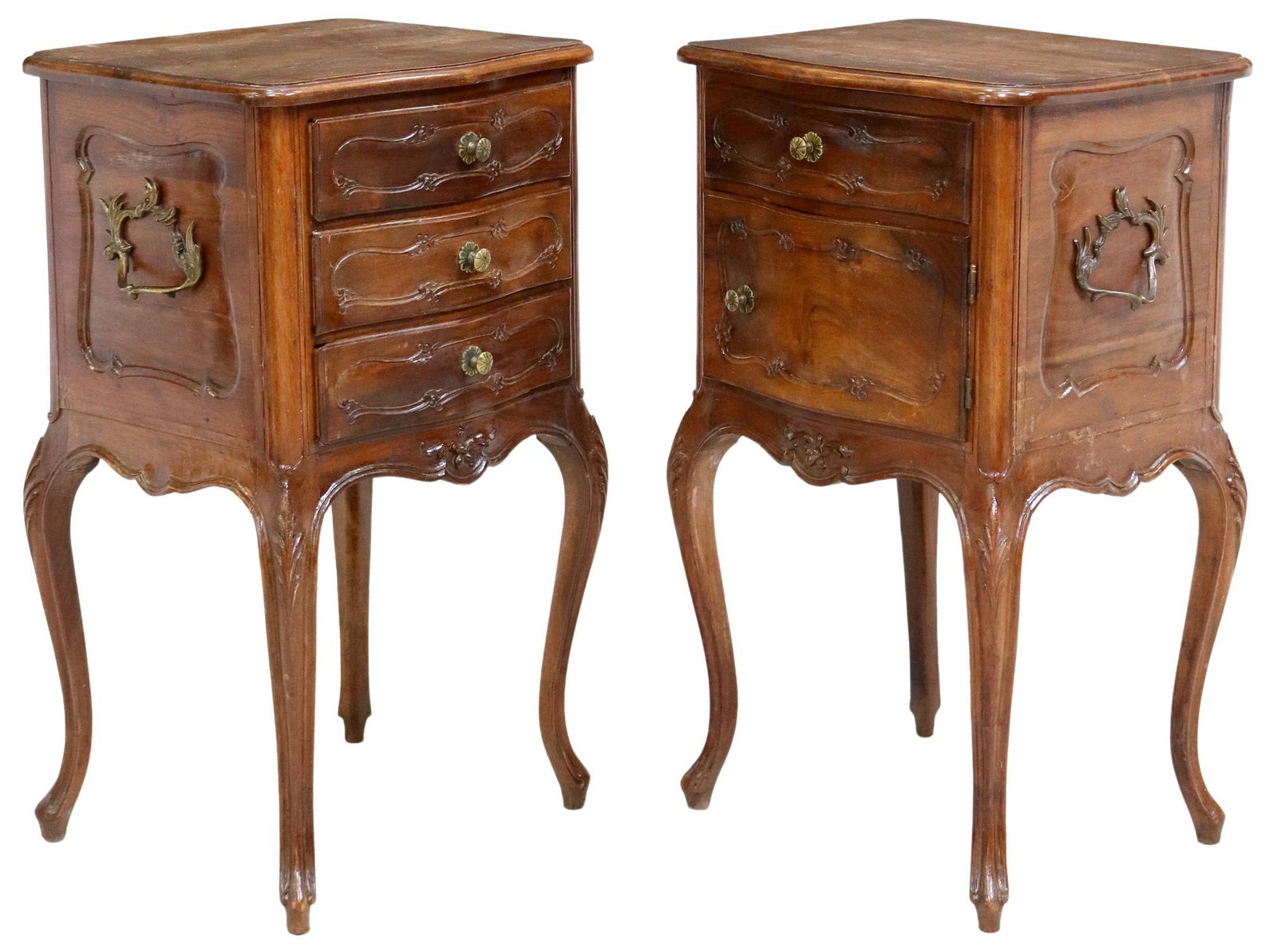 (2) ITALIAN LOUIS XV STYLE WALNUT BEDSIDE CABINETS: (lot of 2) Italian Louis XV style walnut bedside cabinets, 20th c., shaped case with foliate accents and side handles, rising on cabriole legs, (one) fitted with three drawers, (one) fitted with singl