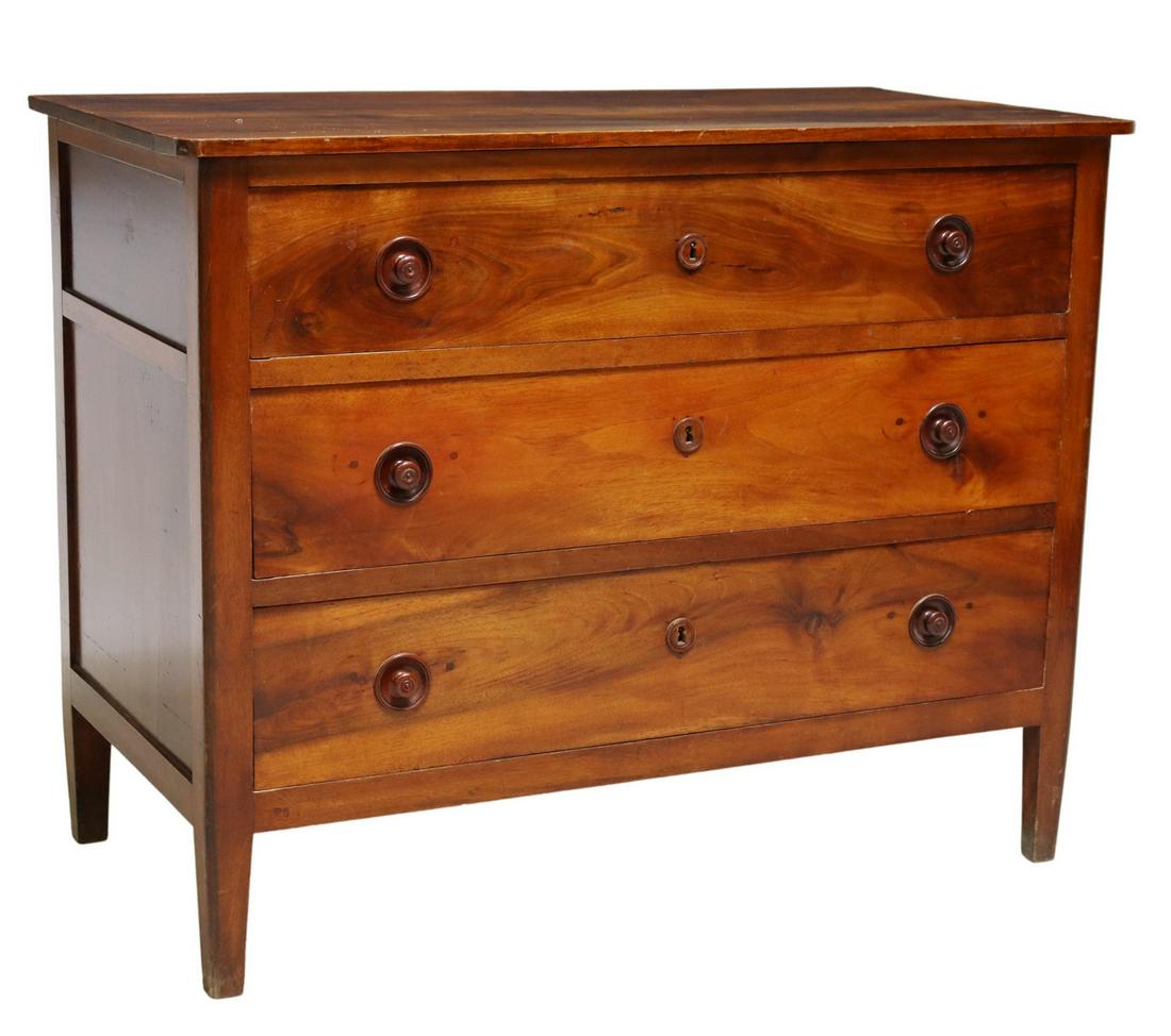 NEOCLASSICAL STYLE THREE DRAWER COMMODE (1 of 5)