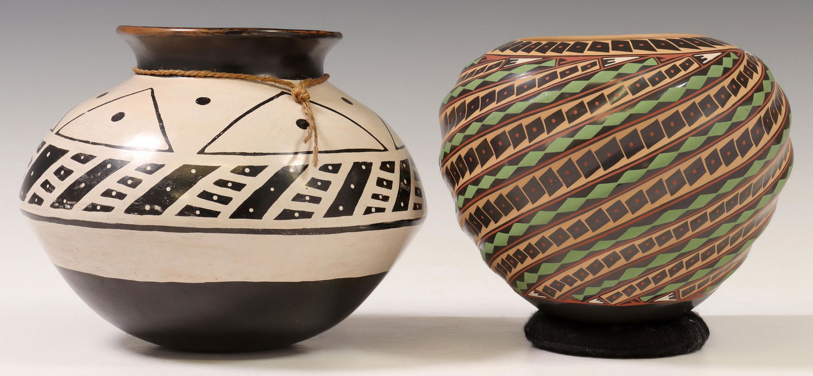 (2) CHULUCANAS PERU & YOLI RODRIGUEZ POTTERY VASES (1 of 5)
