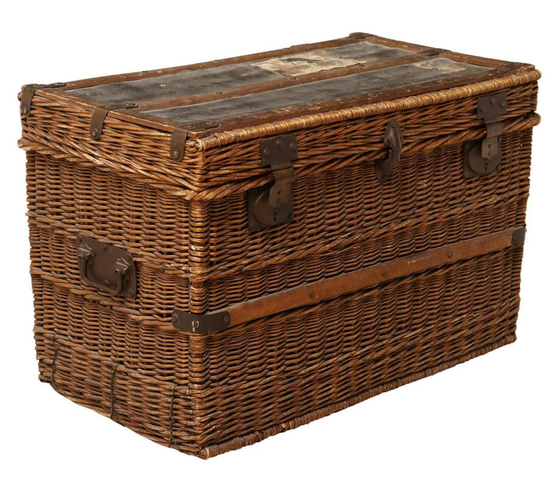 LARGE WICKER TRAVELING TRUNK (1 of 5)