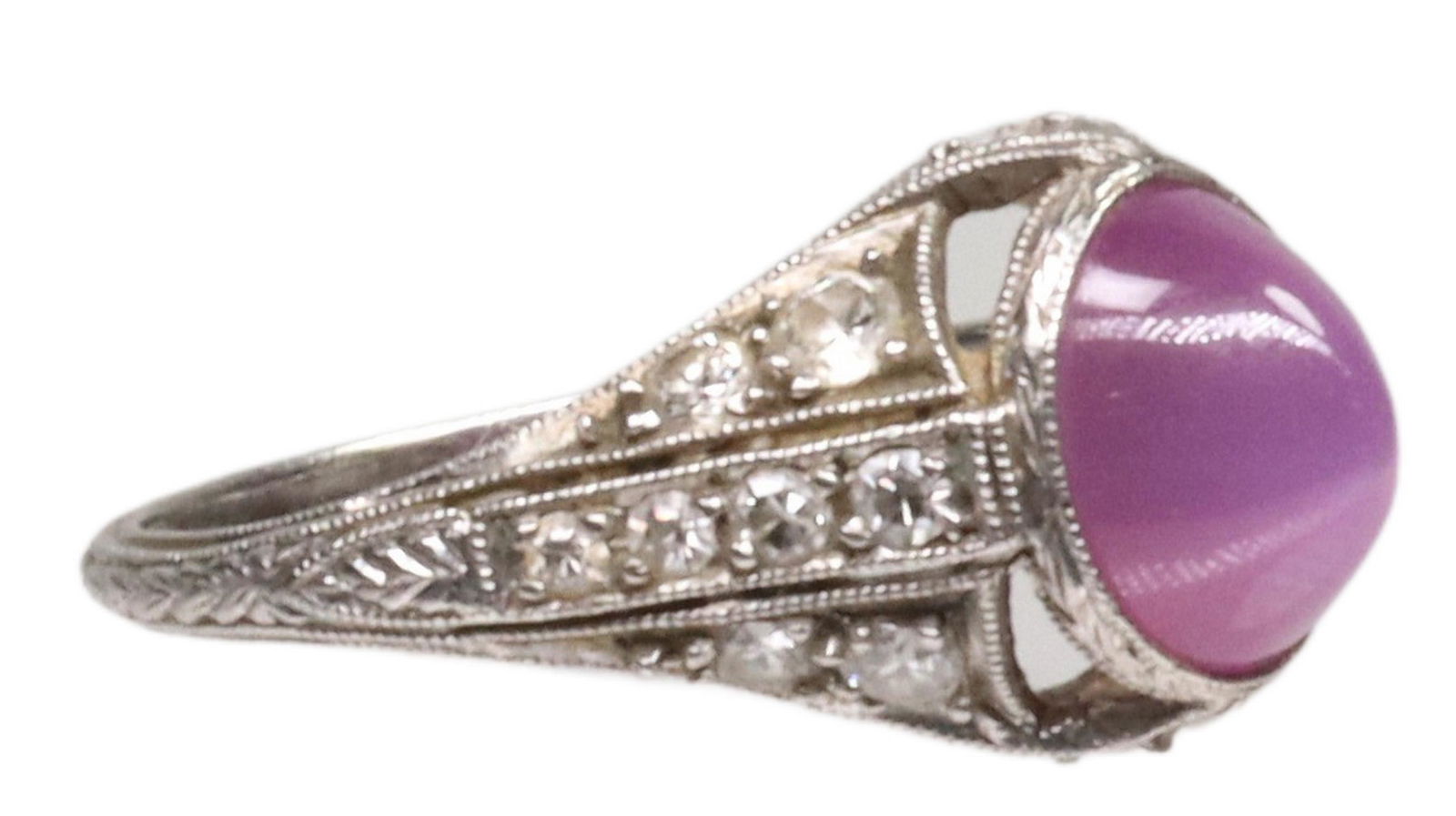 ESTATE PLATINUM CABOCHON STAR RUBY & DIAMOND RING (1 of 3)