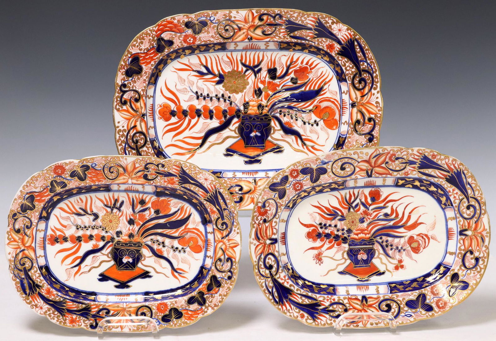 (3) ENGLISH IMARI PATTERN OVAL SERVING PLATTERS (1 of 5)