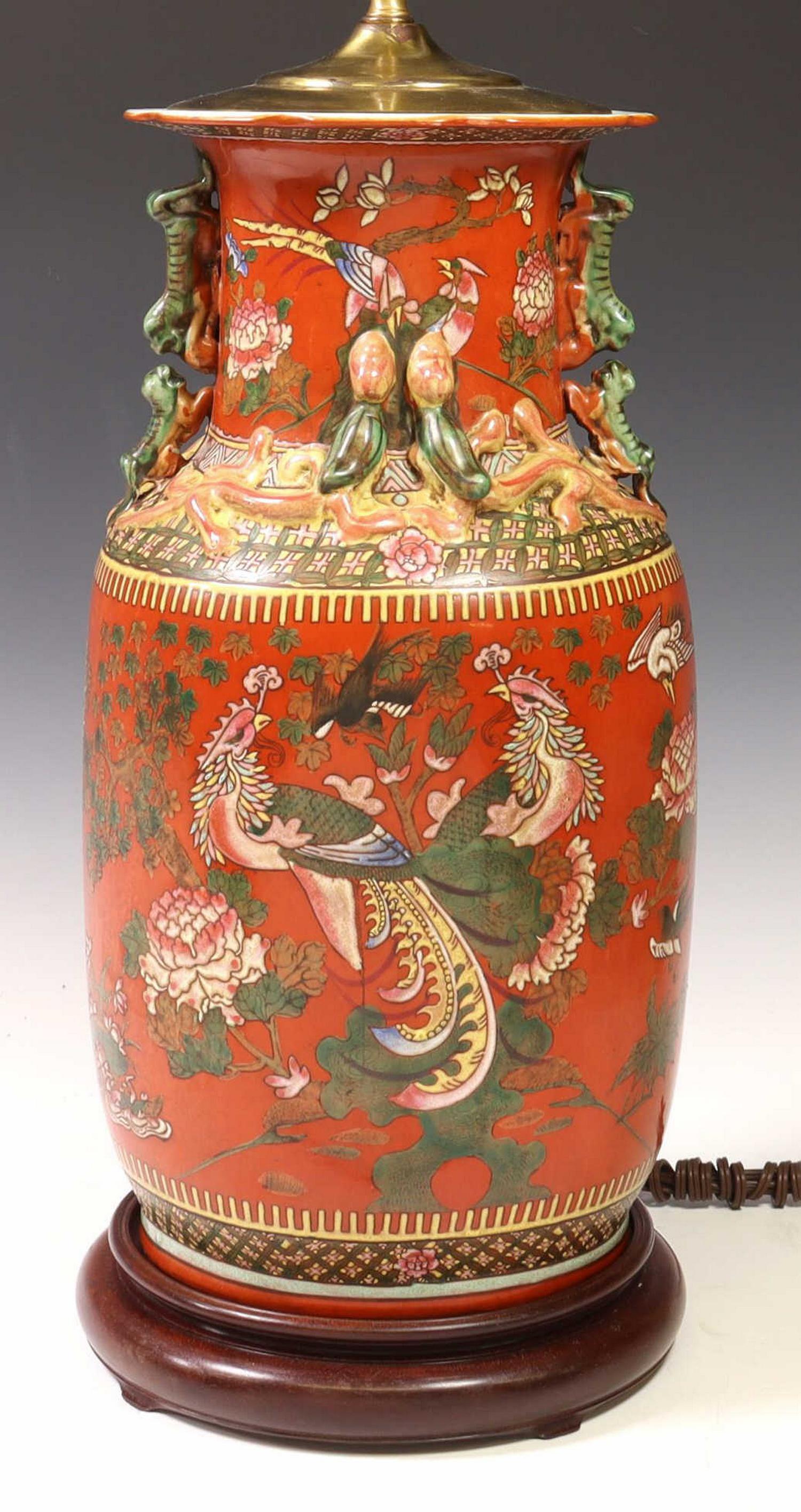 LARGE CHINESE PORCELAIN VASE TABLE LAMP (1 of 7)