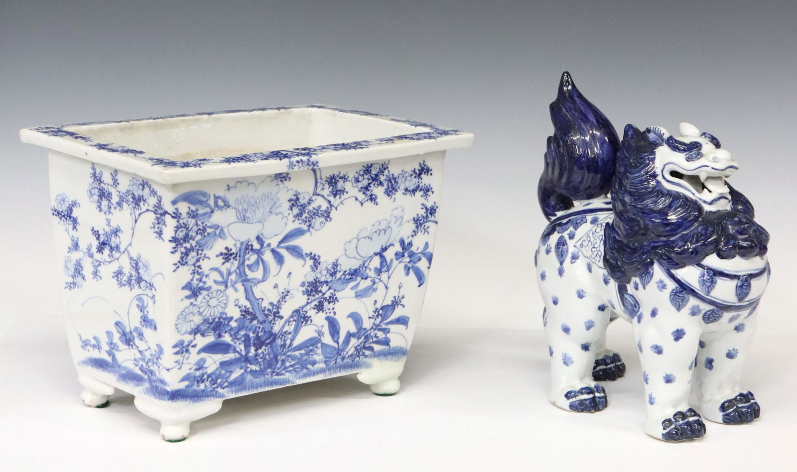 (2) CHINESE PORCELAIN JARDINIERE & FOO LION FIGURE (1 of 5)
