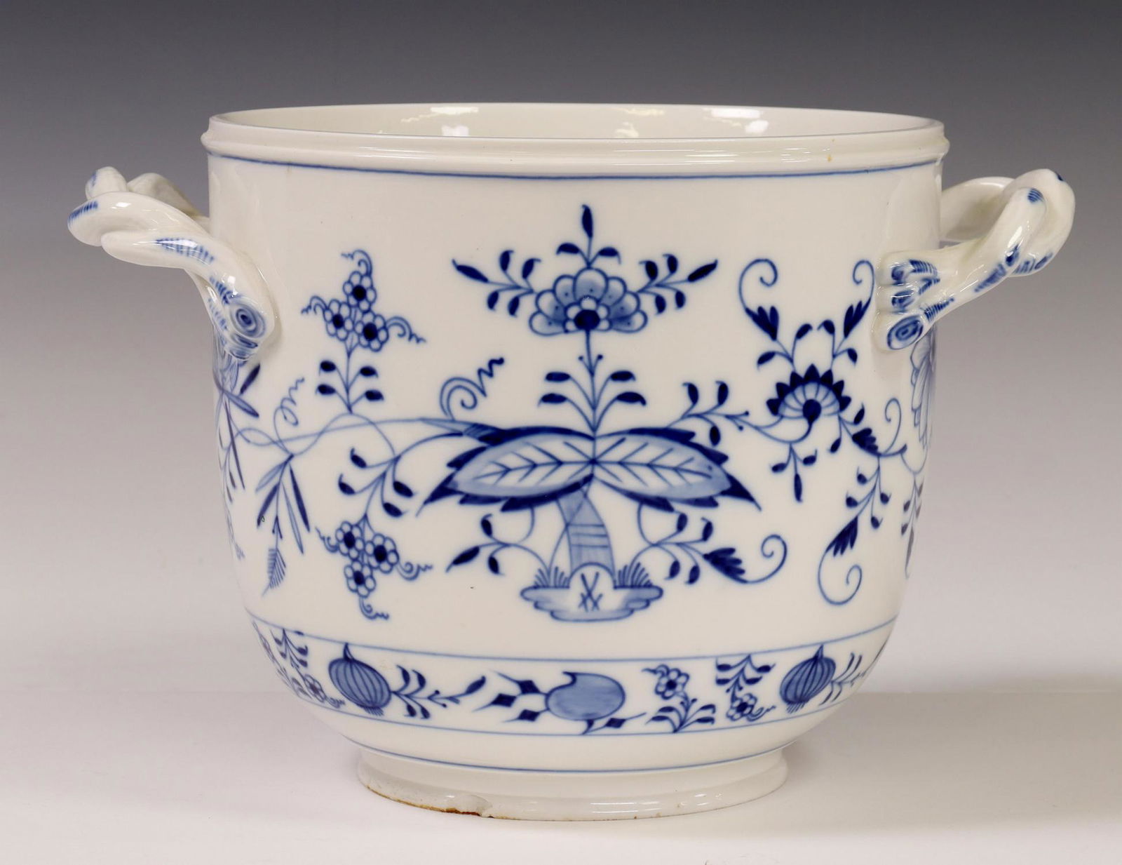 MEISSEN PORCELAIN BLUE ONION JARDINIERE CACHEPOT (1 of 4)