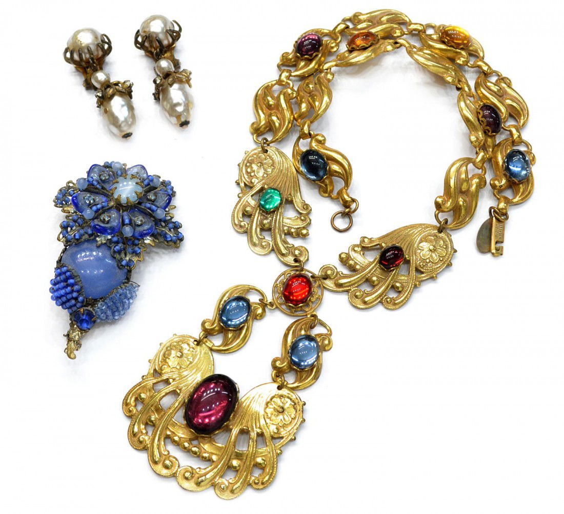 (4) MIRIAM HASKELL NECKLACE, EARRINGS, BROOCH: (lot of 4) A (pair) of vintage Miriam Haskell faux pearl ad rhinestone drop earrings of the clip variety, 1.5"l; (1) blue Haskell floriform brooch of varied material, 2.75"l; (1) gilt metal necklace,