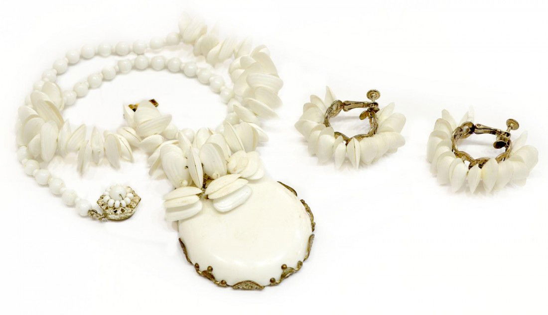 VINTAGE MIRIAM HASKELL JEWLERY SUITE, FAUX SHELL: (set of 3) Vintage Miriam Haskell jewelry suite comprising: (1) necklace fashioned with white beads and faux clam shells, a central pendent of disc form applied with shells in a floral pattern, beaded