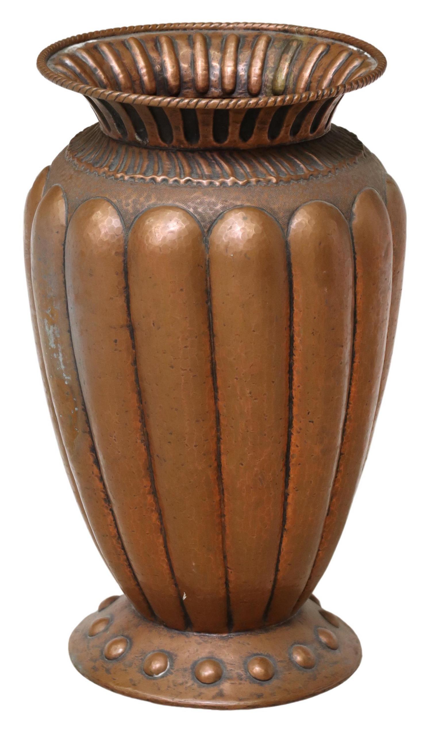 ITALIAN COPPER GADROONED UMBRELLA STAND: Italian copper umbrella stand, 20th c., having fluted rim, over gadrooned body, rising on flared foot with beaded motifs, approx 22"h,12"diam Start Price: $50.00