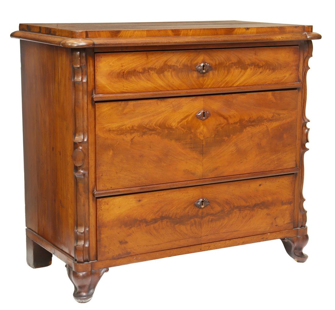 MAHOGANY CHEST OF THREE DRAWERS (1 of 5)