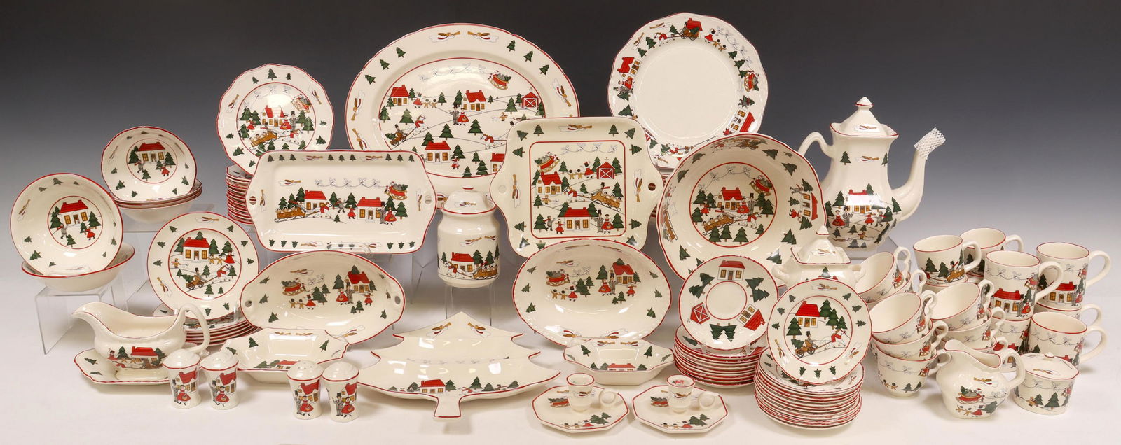 (105) MASON'S CHRISTMAS VILLAGE DINNER SERVICE (1 of 5)