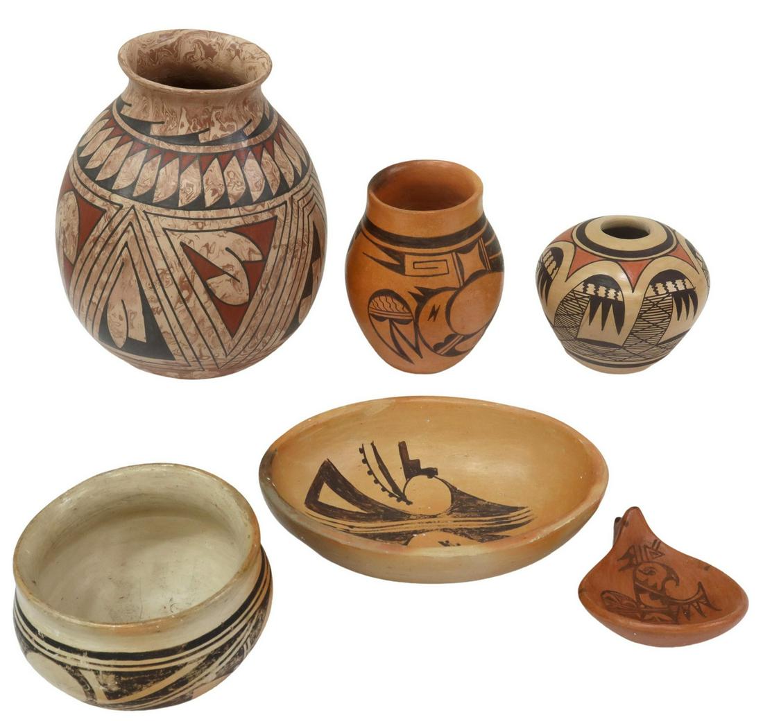 (6) COLLECTION OF NATIVE AMERICAN PUEBLO POTTERY (1 of 5)