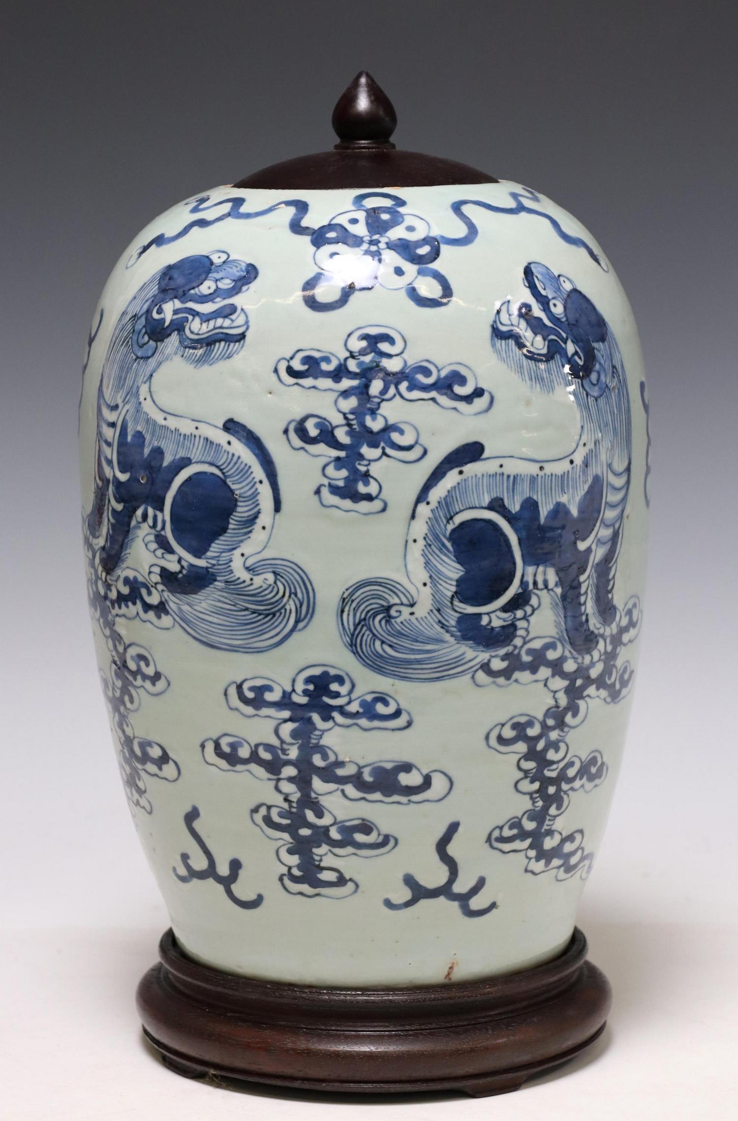 CHINESE BLUE & WHITE PORCELAIN LIDDED MELON JAR (1 of 4)