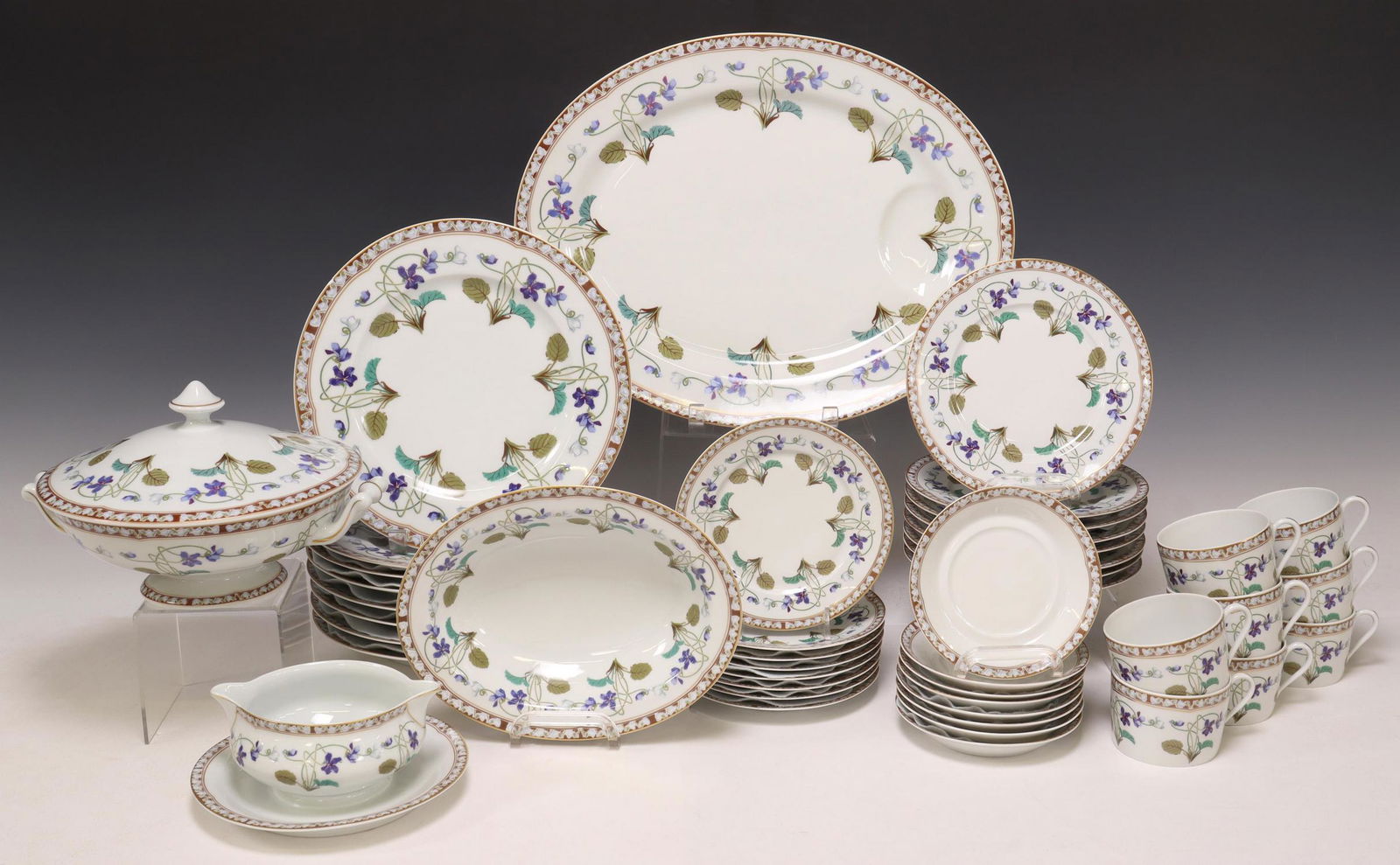 (44) HAVILAND IMPERATRICE EUGENIE DINNER SERVICE (1 of 4)