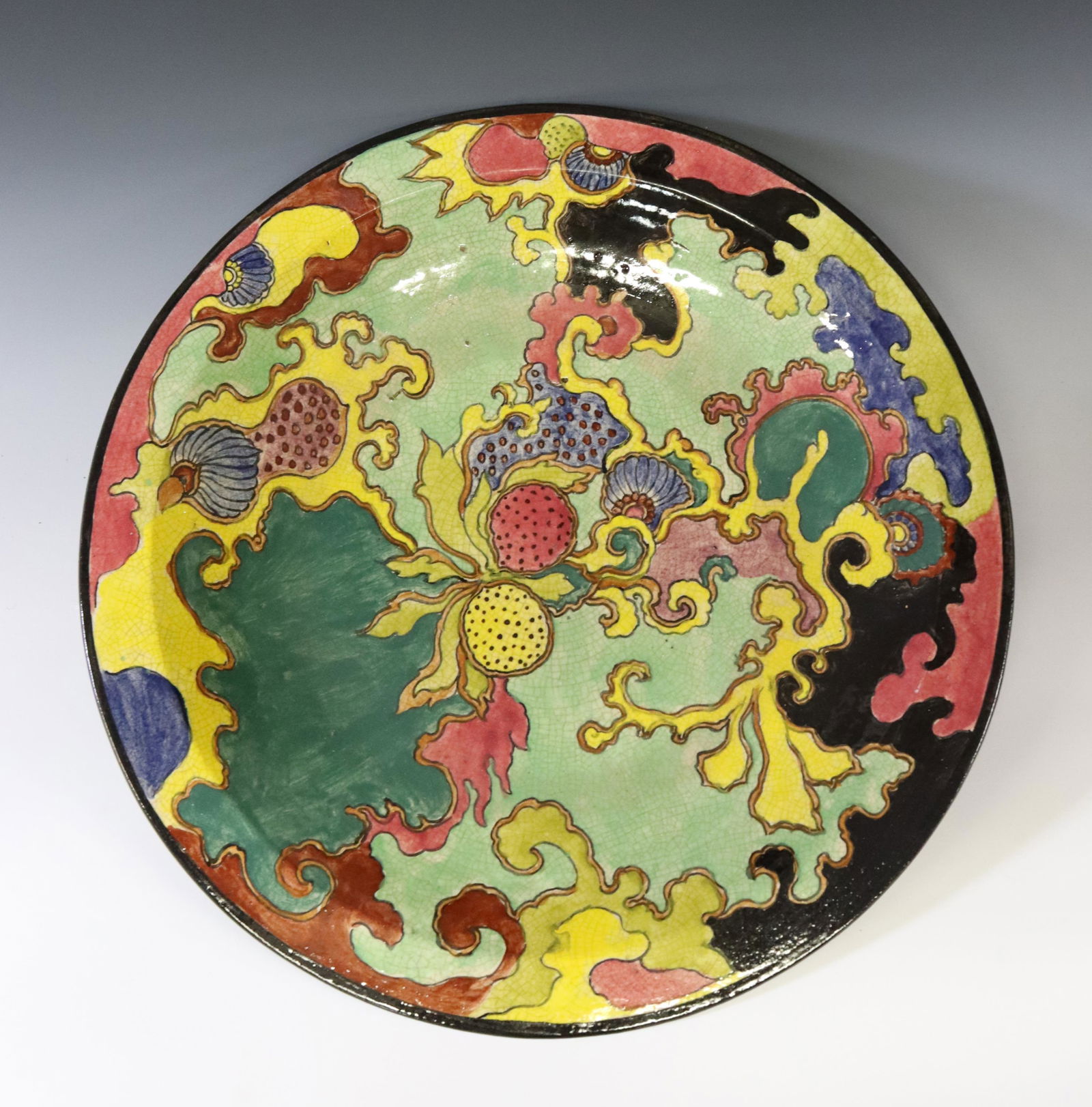LARGE GOUDA STYLE POLYCHROME POTTERY CHARGER (1 of 4)