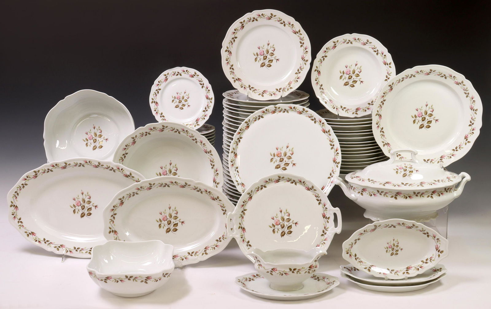 (84) LIMOGES SALMON & CO. PORCELAIN DINNER SERVICE (1 of 5)