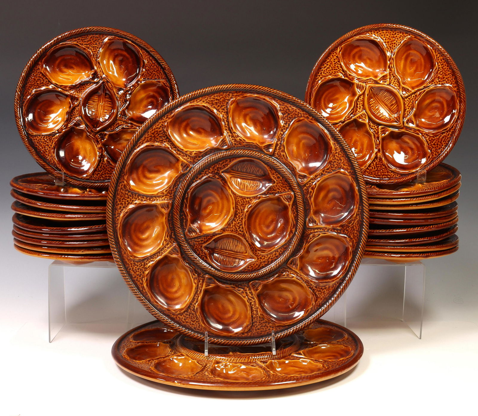 (21) FRENCH ST. CLEMENT FAIENCE OYSTER SERVICE (1 of 4)