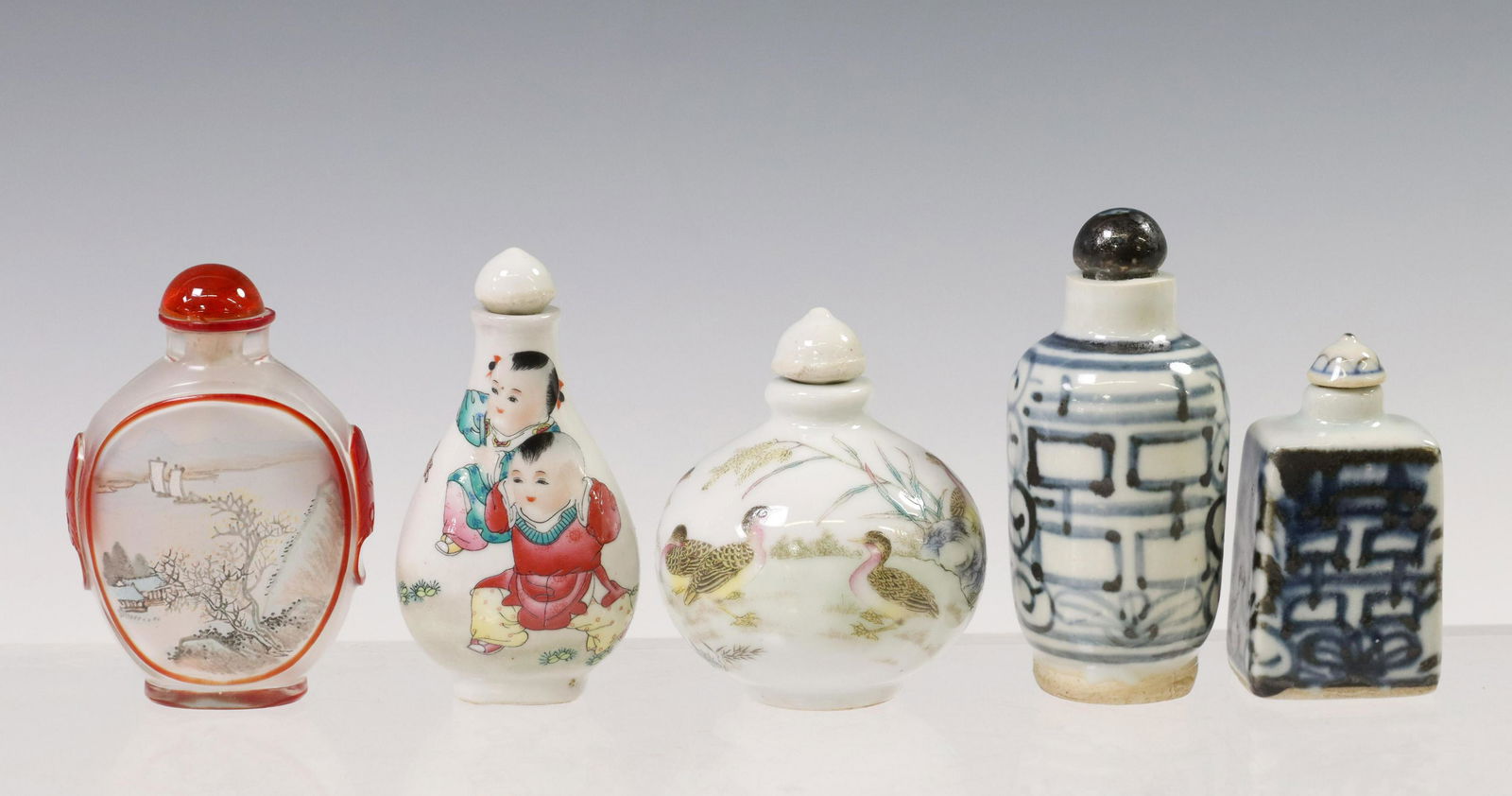(5) CHINESE GLASS & PORCELAIN SNUFF BOTTLES (1 of 5)