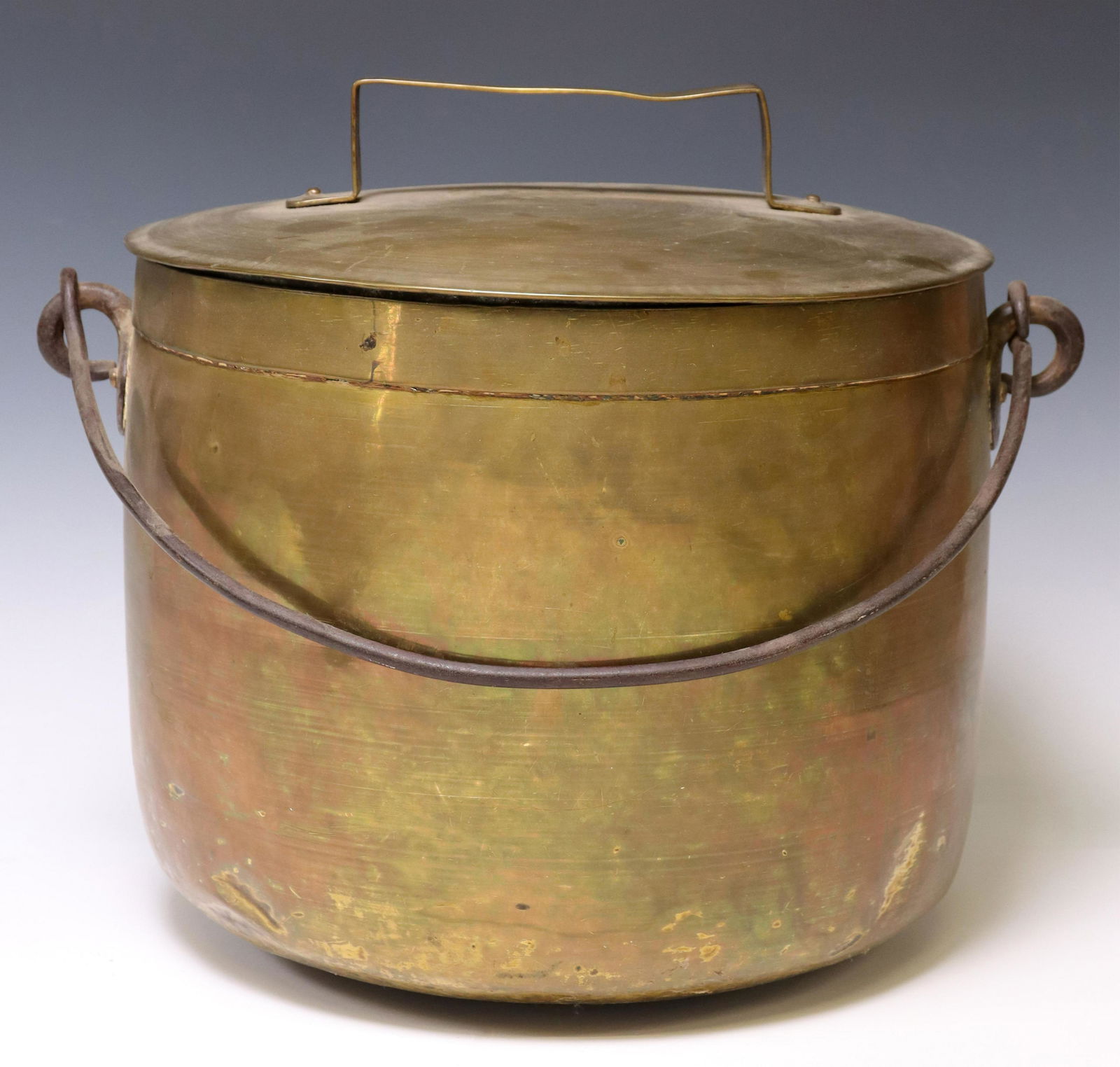 LARGE CONTINENTAL BRASS LIDDED CAULDRON (1 of 4)