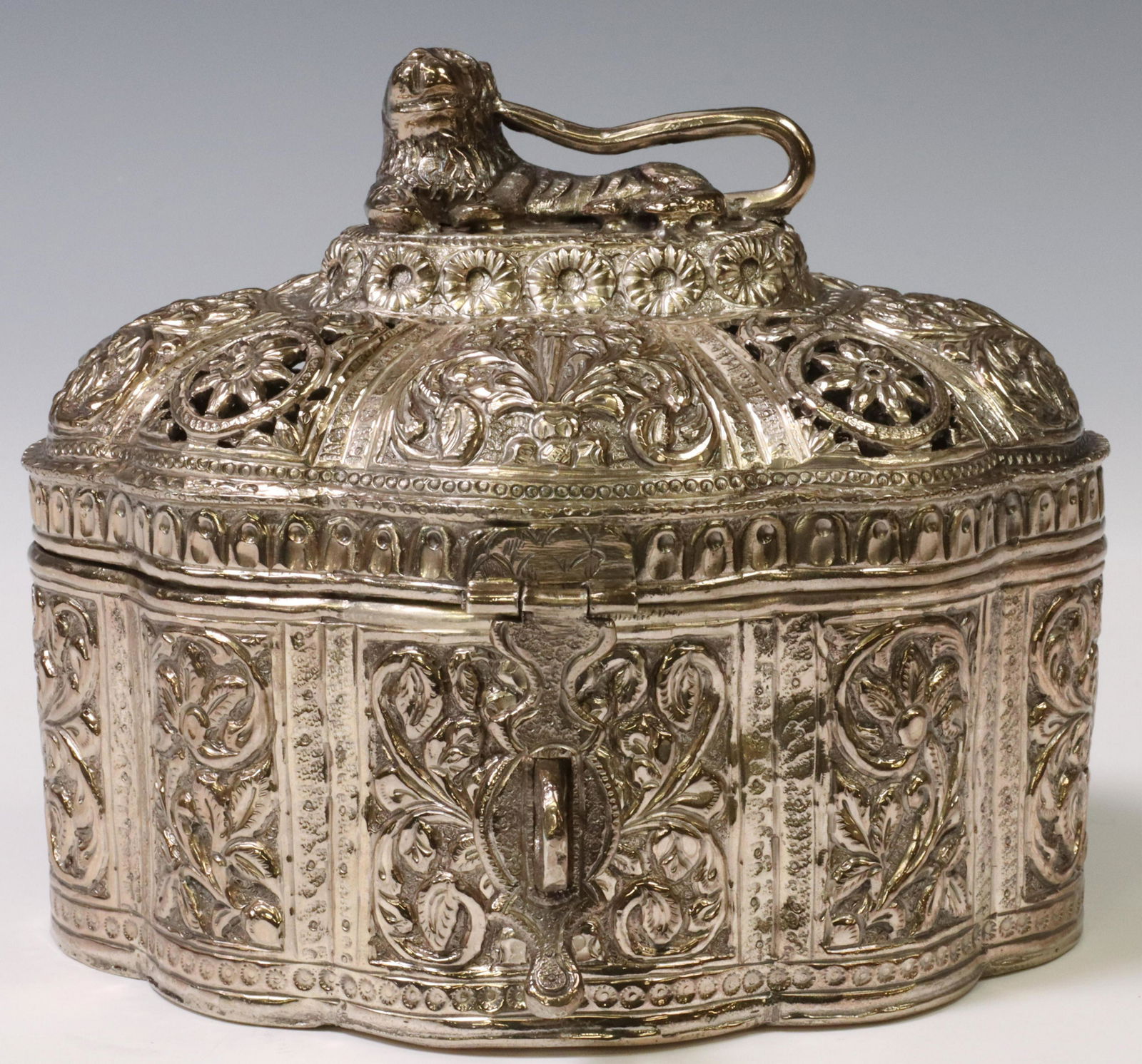 SOUTHEAST ASIAN REPOUSSE STERLING SILVER BOX (1 of 5)