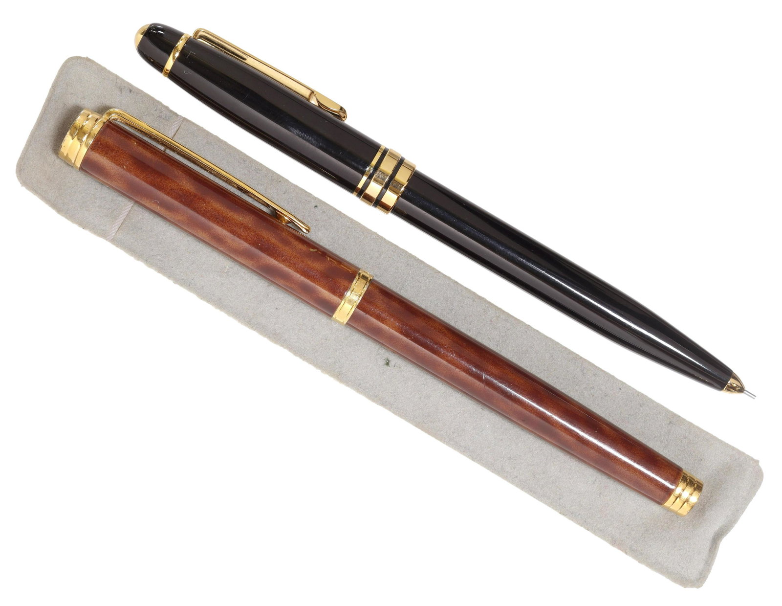 (2) WATERMAN GENTLEMAN FOUNTAIN PEN & PENCIL: (lot of 2) Writing implements, including: (1) Waterman Gentleman fountain pen, faux wood grain lacquer, sterling silver gold filled trim, 18kt gold nib, some corrosion and small scratches to lacquer, 