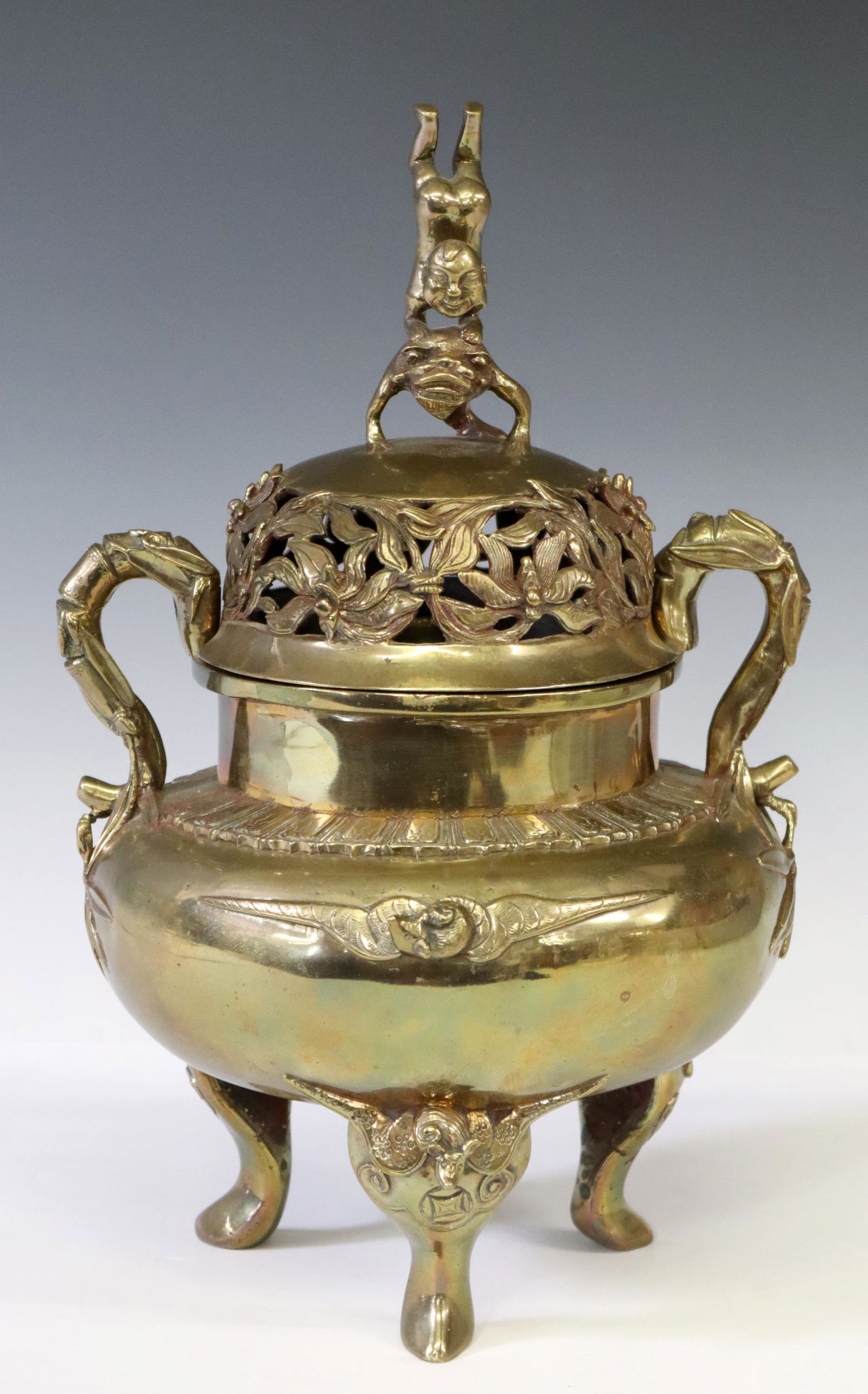 CHINESE BRONZE LIDDED TRIPOD CENSER (1 of 7)