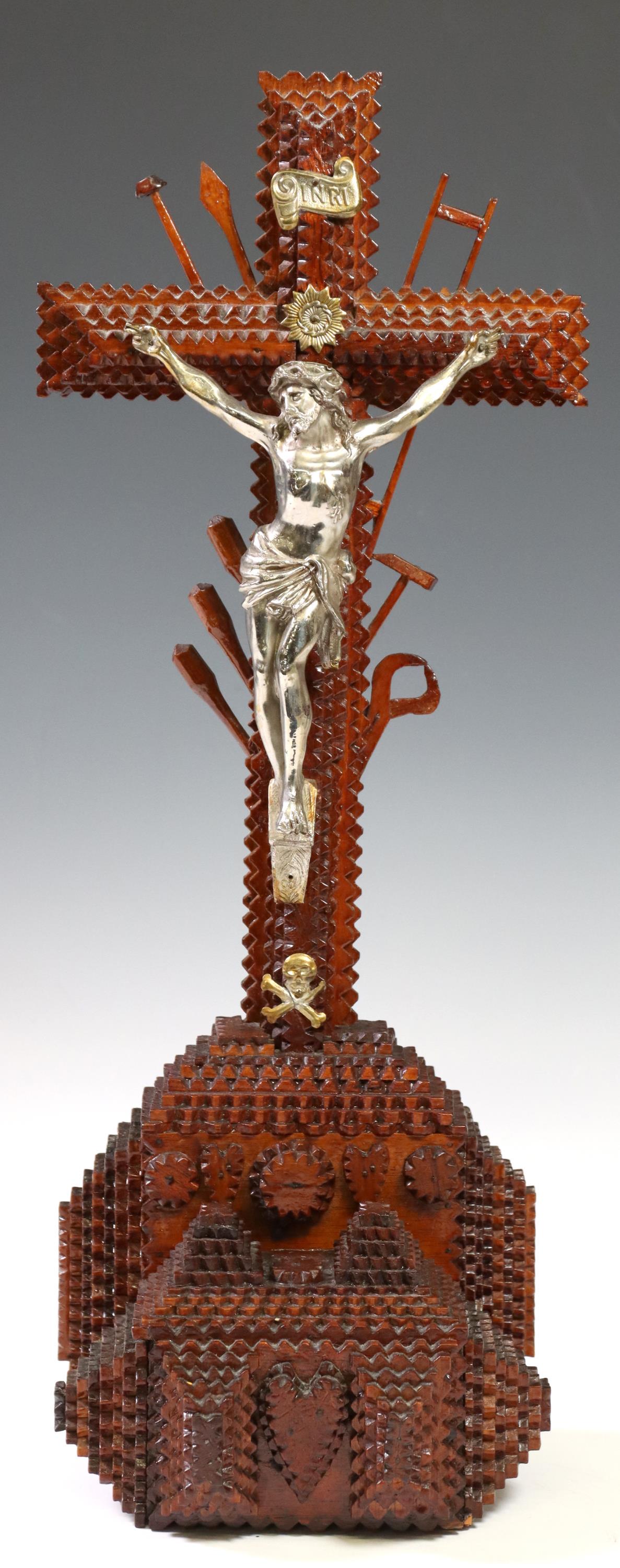 TRAMP ART CHIP CARVED WOOD ALTAR CRUCIFIX, 18"H (1 of 3)