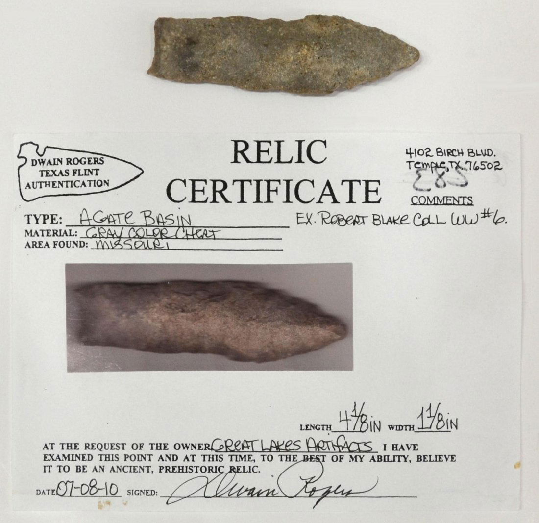 PREHISTORIC MISSOURI ARROW HEAD, C.O.A.: Missouri arrow point, agate basin, 4.1/8"l, 1.1/8"w, with certificate of authenticity stating ex. Robert Blake Collection, July 8, 2010, Dwain Rogers Texas Flint Authentication Start Price: $100.00