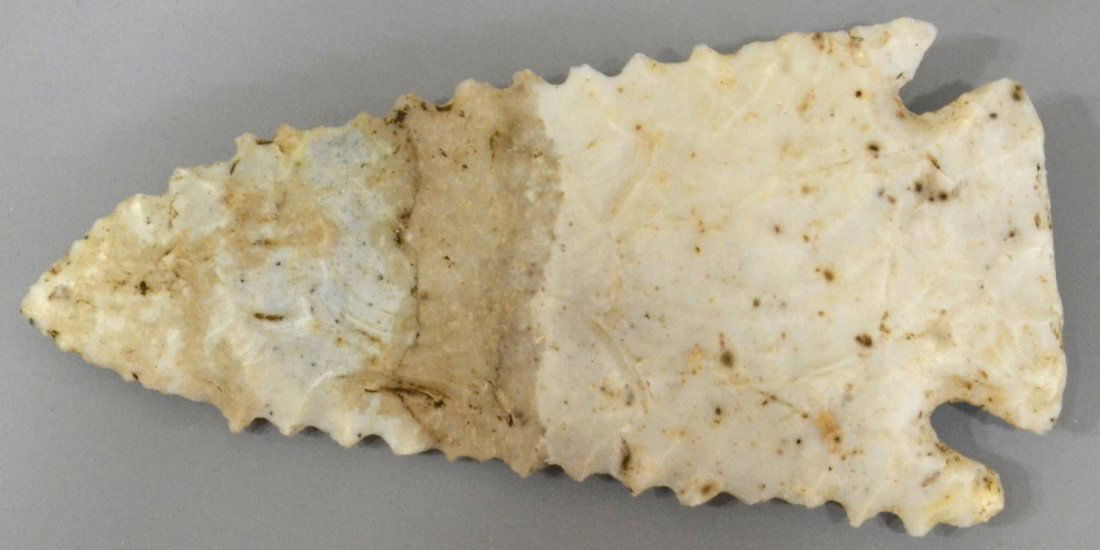 PINETREE INDIAN ARROWHEAD, MISSOURI: Pinetree Indian translucent arrowhead, mozarkite flint Missouri, ex David Rowland, 2.7/8'l, 1.9/16"w Start Price: $100.00