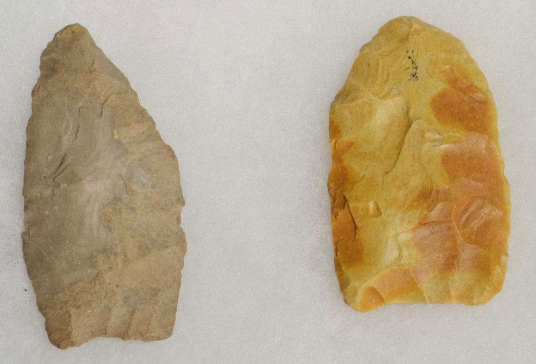 (2) ANGOSTURA ARROWHEADS, TENNESSEE: (lot of 2) Angostura arrowheads, Tennessee, ex David Rowland, largest: 2.5/8"l, 1.25"w, box: 1"h, 6.25"w, 5.25"d Start Price: $80.00