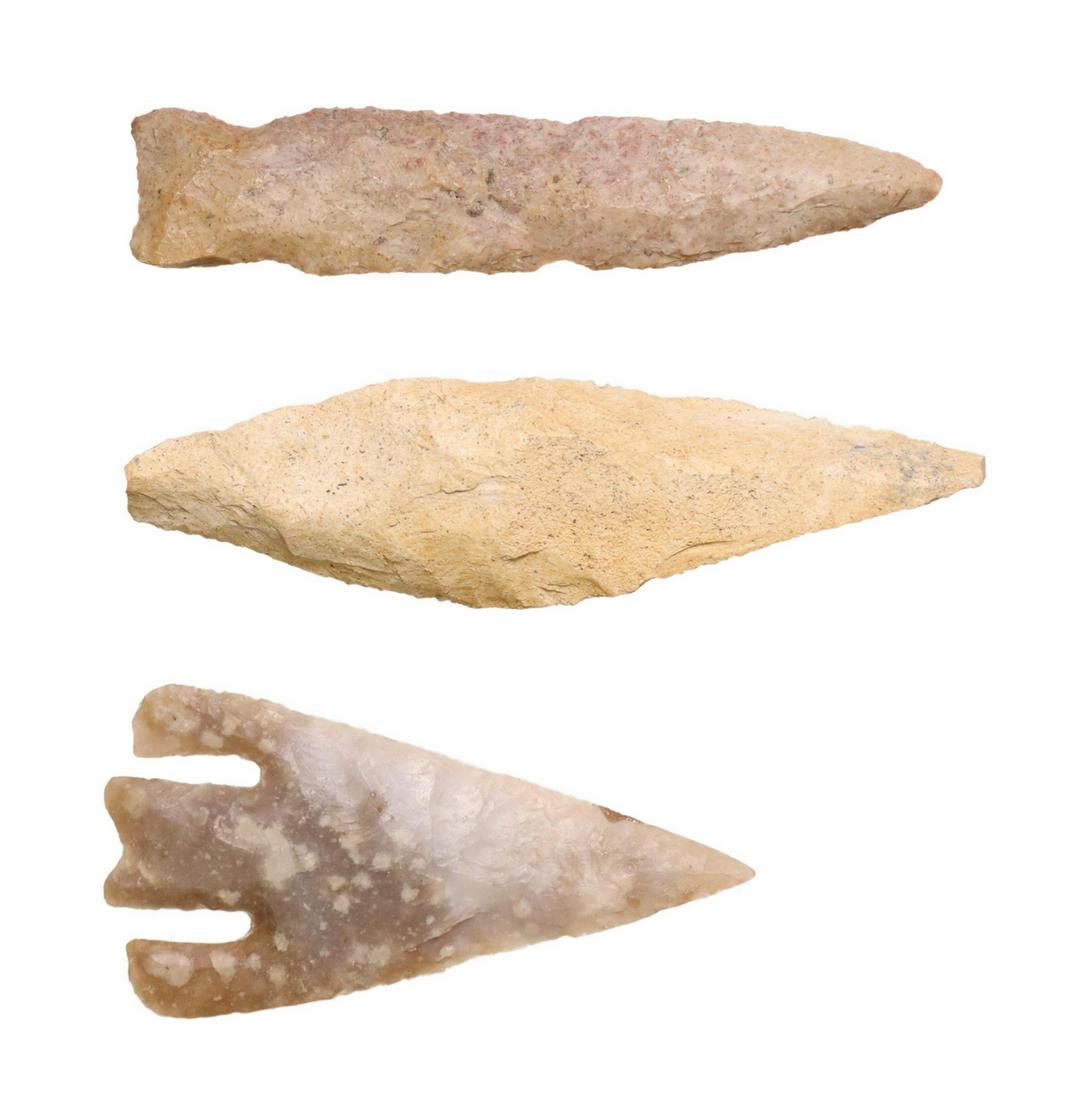 (3) NATIVE AMERICAN SPEAR HEADS & SCRAPER, COA (1 of 6)