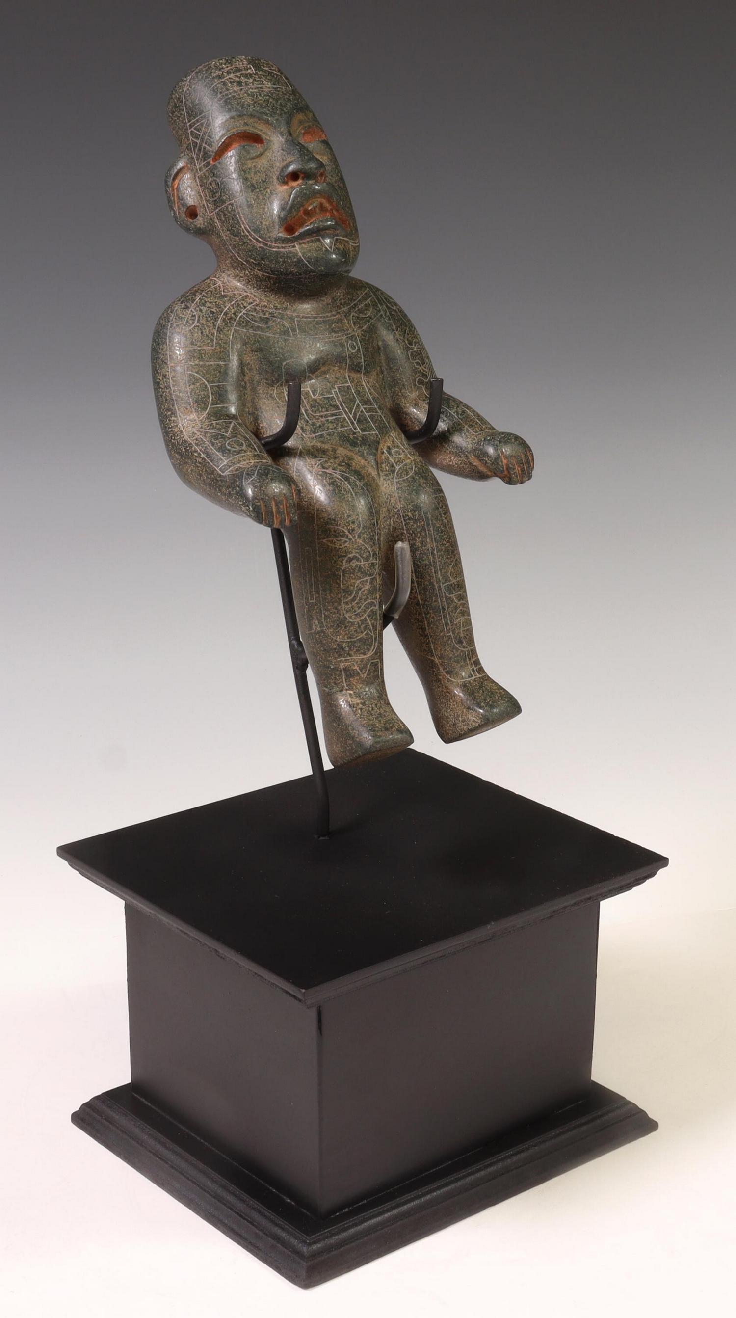 OLMEC STYLE CARVED STONE FIGURE ON DISPLAY STAND (1 of 3)