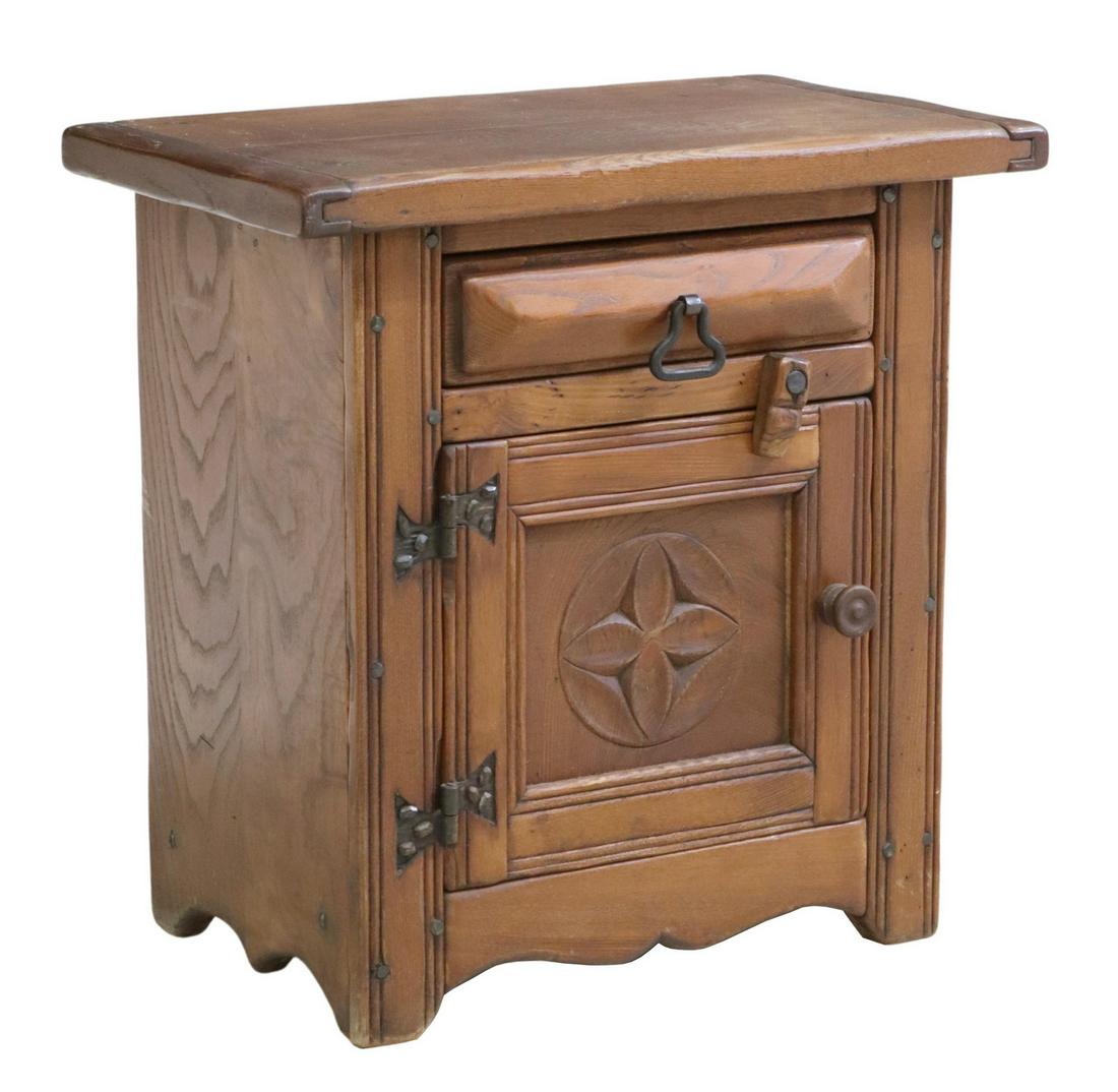SIGNED TP ITALIAN RUSTIC OAK BEDSIDE CABINET (1 of 7)