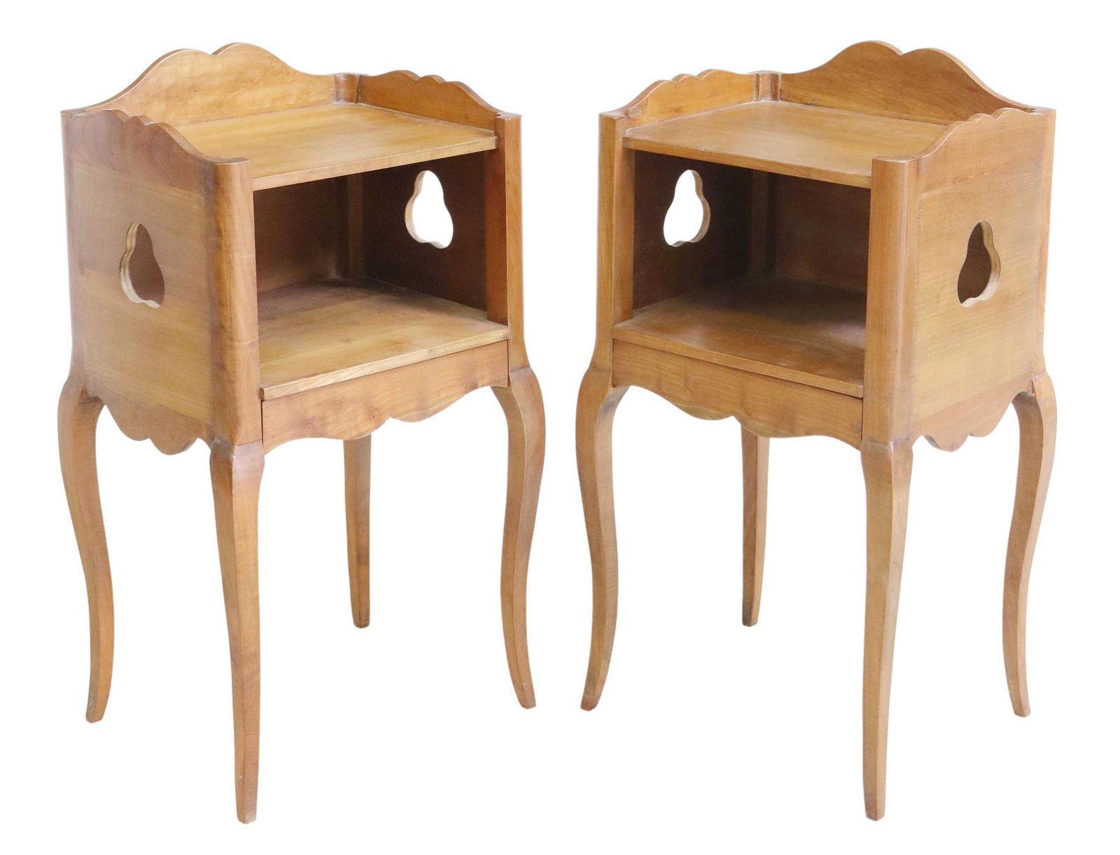 (2) FRENCH PROVINCIAL LOUIS XV STYLE NIGHTSTANDS (1 of 5)