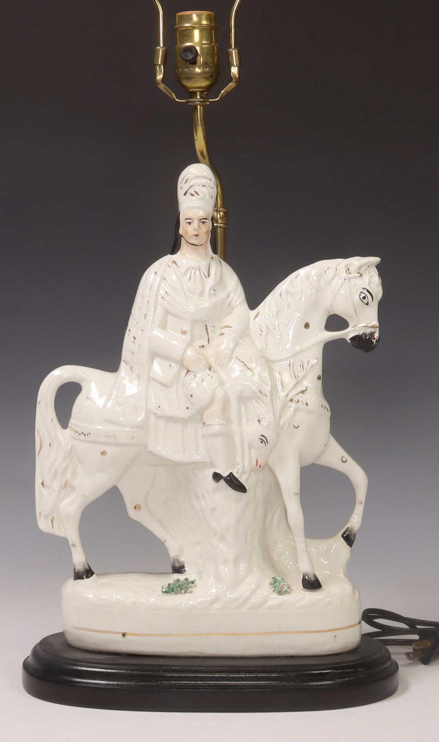 STAFFORDSHIRE FIGURE SCOTTISH HUNTER TABLE LAMP (1 of 6)