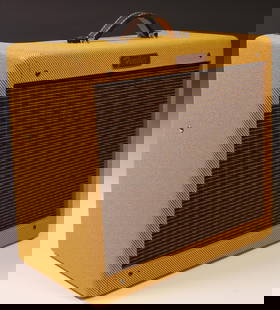 FENDER LIMITED ED. BLUES JUNIOR TWEED AMP: Fender Blues Junior Special Edition 15W Tweed Guitar Amplifier with special design Jensen speaker. 16"H, 18.25"W, 10"D 31lbs 3oz **Provenance: an Austin, Texas collection** Start Price: $350.00