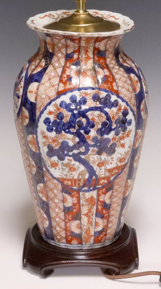JAPANESE IMARI PORCELAIN VASE ONE-LIGHT TABLE LAMP (1 of 6)