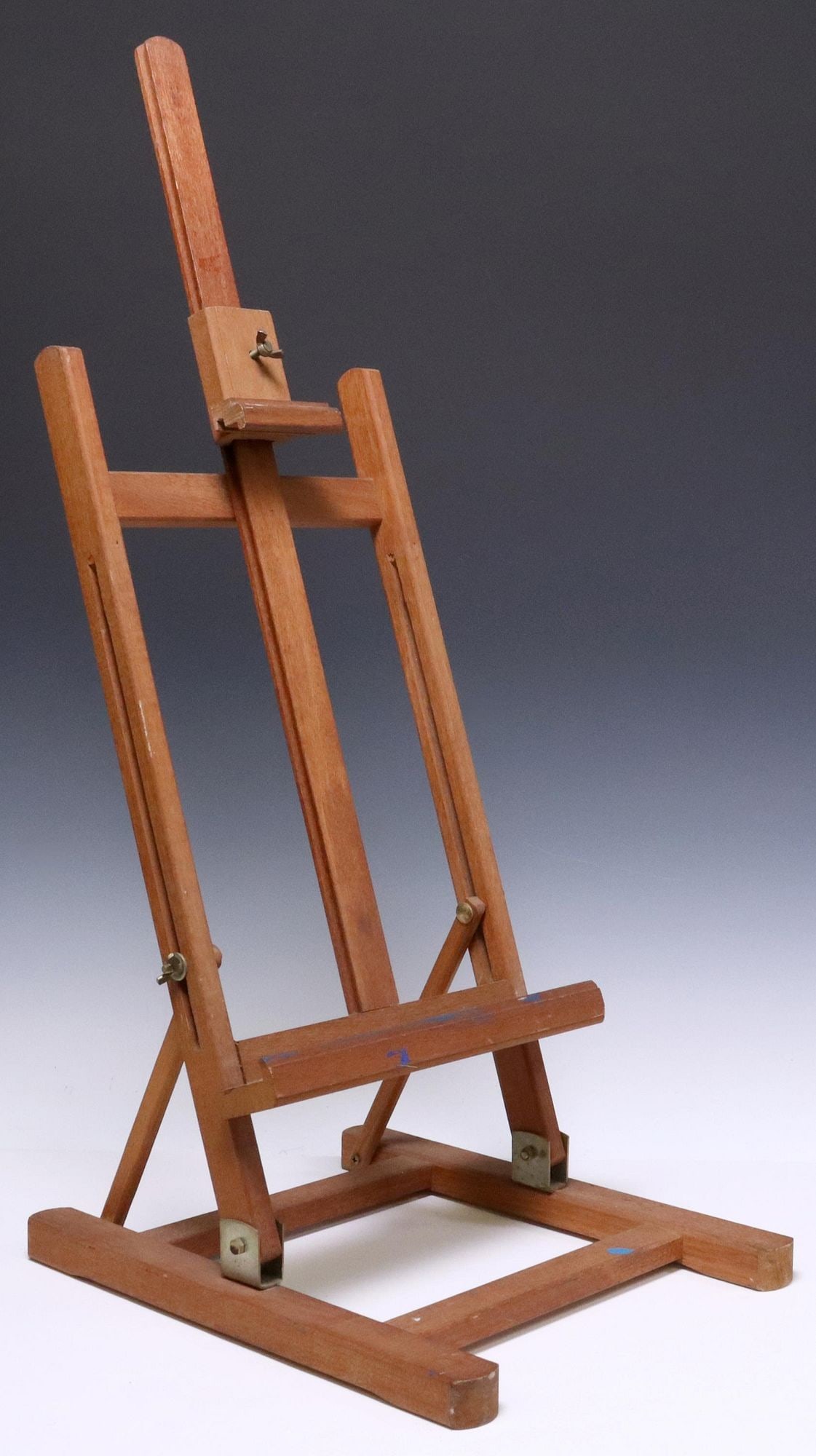 TABLETOP ARTIST'S EASEL (1 of 5)
