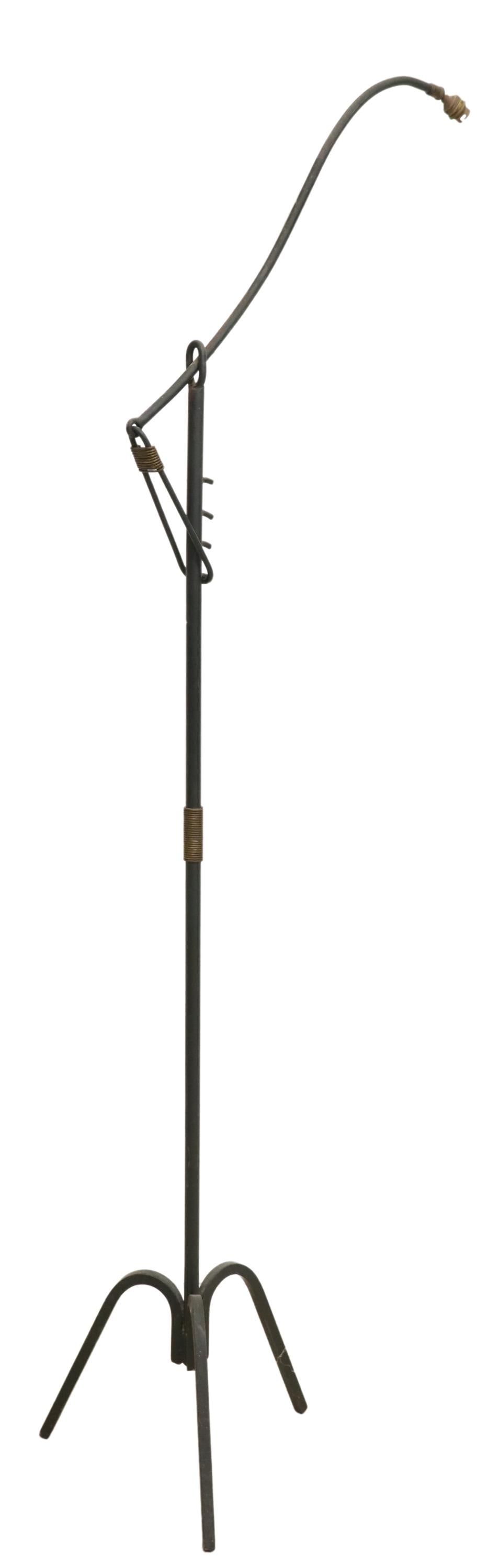 MID-CENTURY MODERN ADJUSTABLE IRON 1-LT FLOOR LAMP (1 of 3)