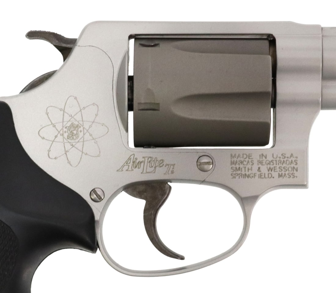SMITH & WESSON M337 AIR LITE TITANIUM 38 REVOLVER: Smith & Wesson Model 337 Air Lite Ti (Titanium) revolver, matte titanium finish, .38Spl +P caliber, double action, 1.7/8" barrel, ramp front sight, five round swing out cylinder, rubberized grips, fin