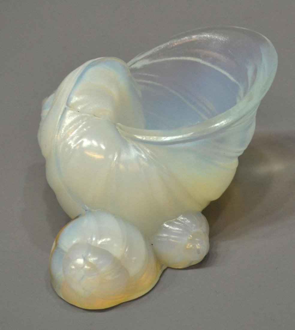 SABINO SHELL FORM GLASS SCULPTURE: Sabino shell form glass sculpture, paper tag and etched under foot Sabino France, 1.75"h, 3.75"w, 2.75"d, .25lb Start Price: $50.00