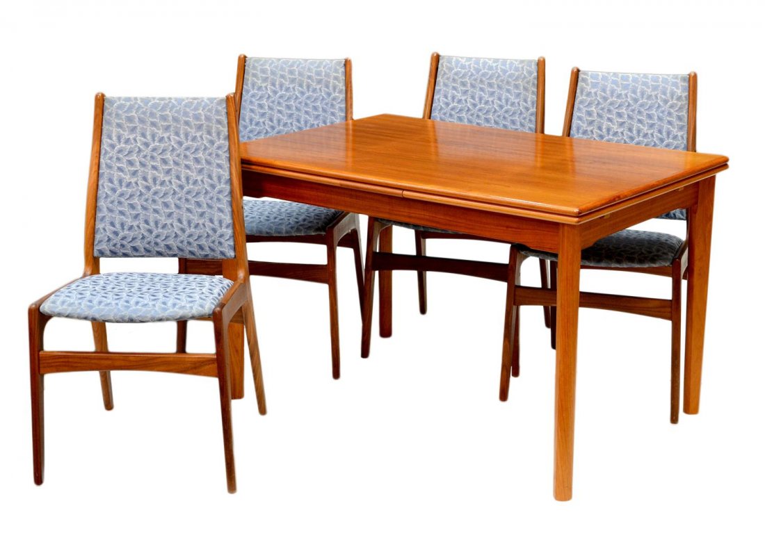 (5) DANISH MODERN FIGURED DINING SUITE, BRDR FURBO: (lot of 5) Danish modern figured wood dining suite, BRDR Furbo, comprising: (1) draw leaf extension table of rectangular form, rising on slightly tapered legs, makers stamp under top, 29"h, 47"l, 31.5