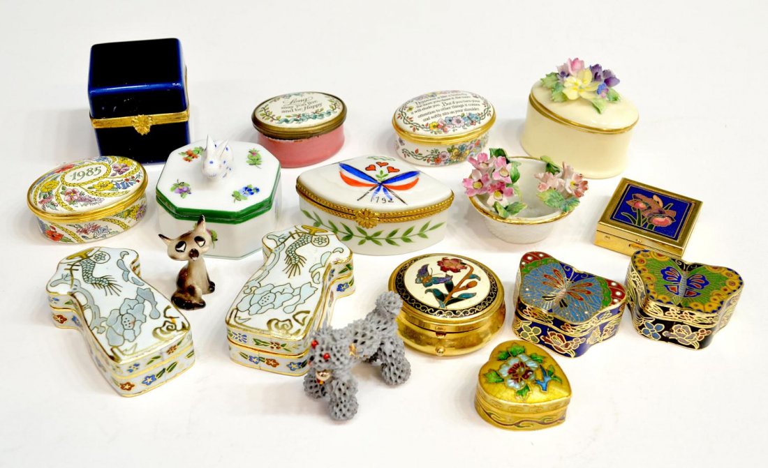 (17) HEREND, LIMOGES & MINIATURE TABLE BOX GROUP: (lot of 17) Large Collection of miniature porcelain boxes together with two ceramic animal figurines, highlights include: Herend, Hungry hand painted porcelain box with spotted bunny top, marked '6020