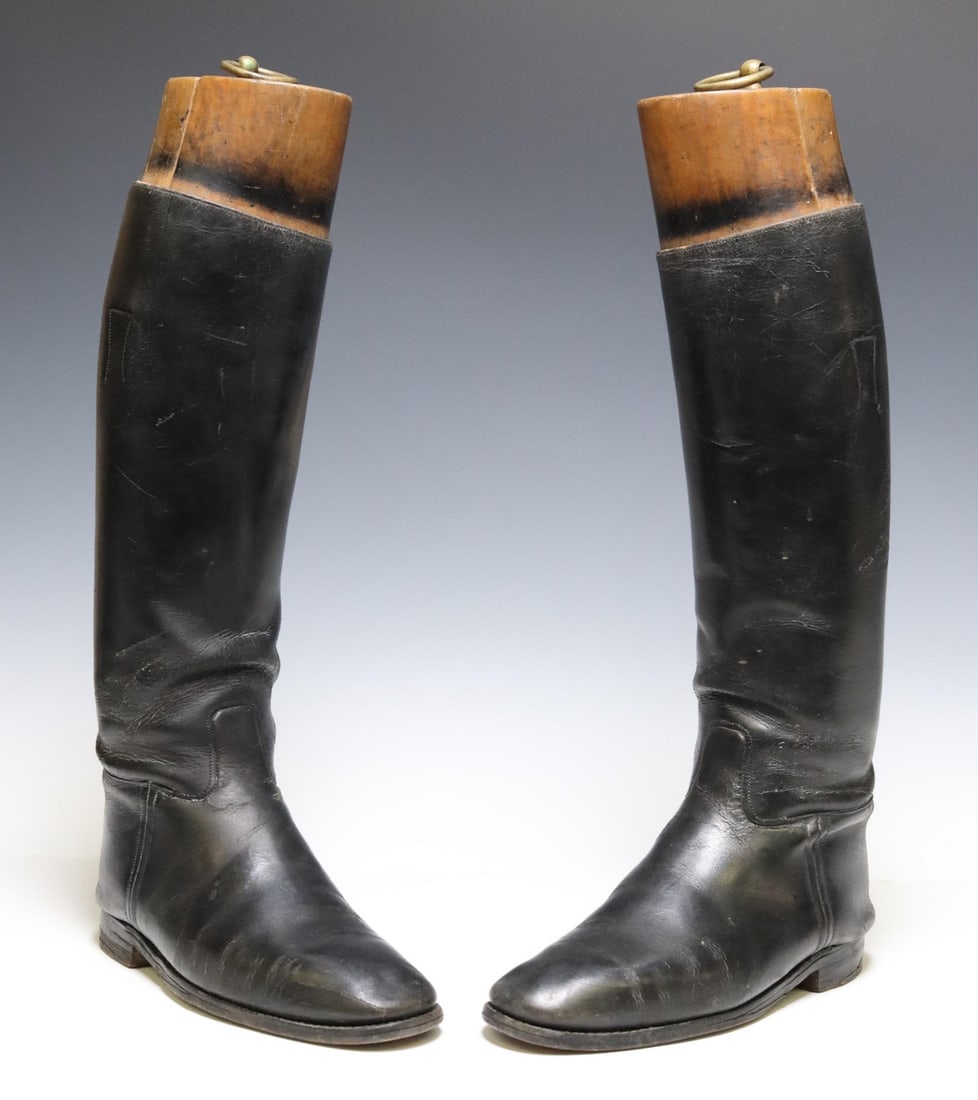 (2) ENGLISH BLACK LEATHER RIDING BOOTS WITH TREES (1 of 3)