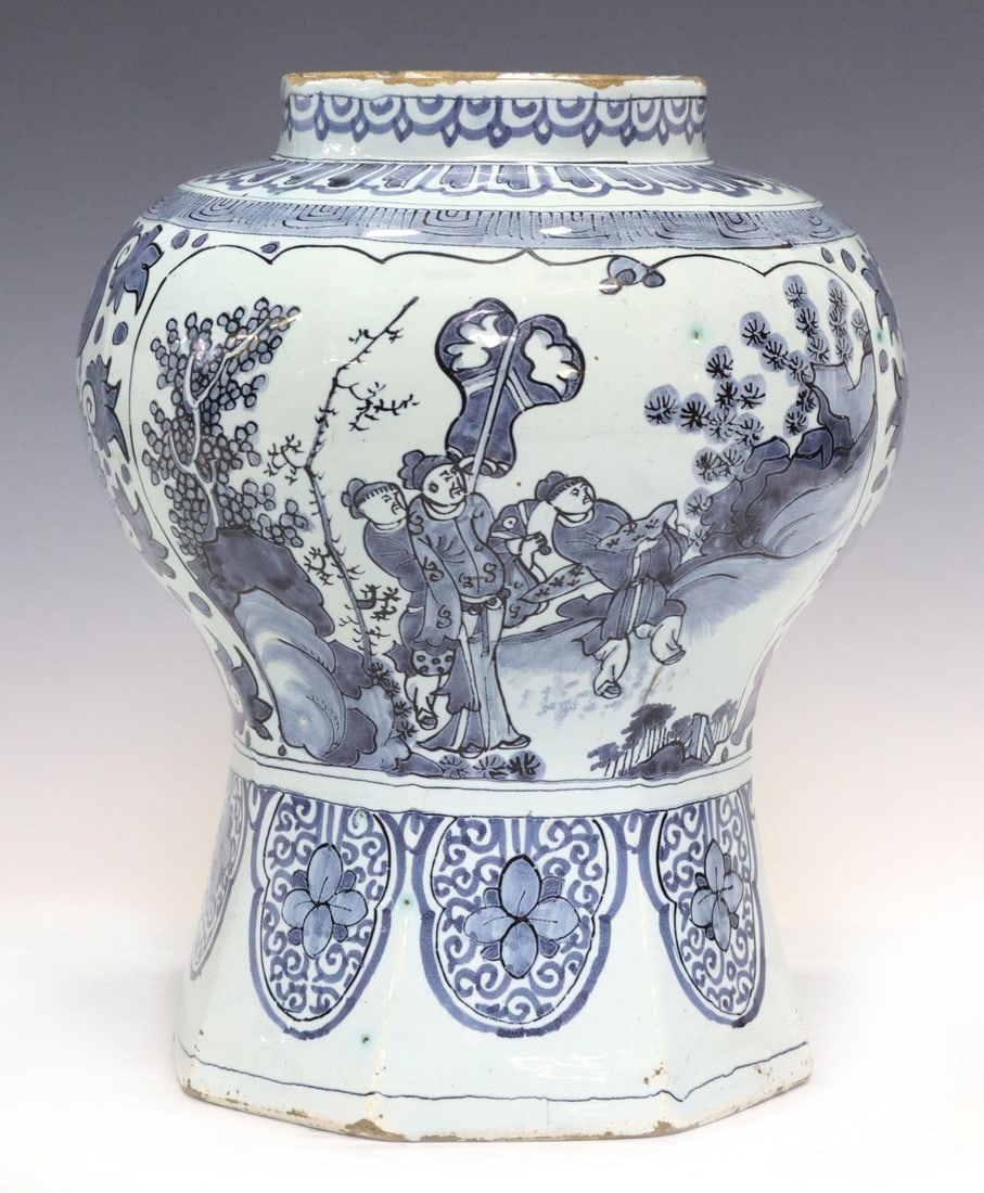 DELFT CHINOISERIE BLUE & WHITE OCTAGONAL VASE (1 of 4)