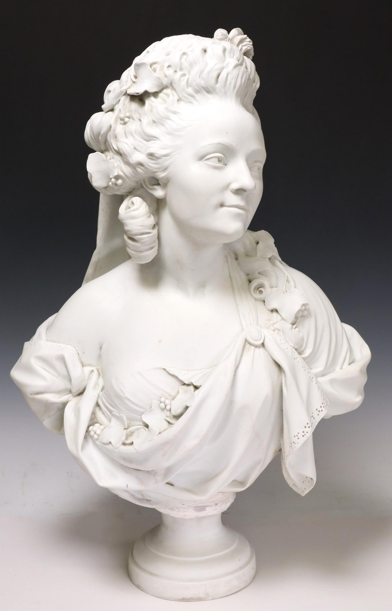BISCUIT PORCELAIN BUST OF MARIE-MADELEINE GUIMARD (1 of 3)