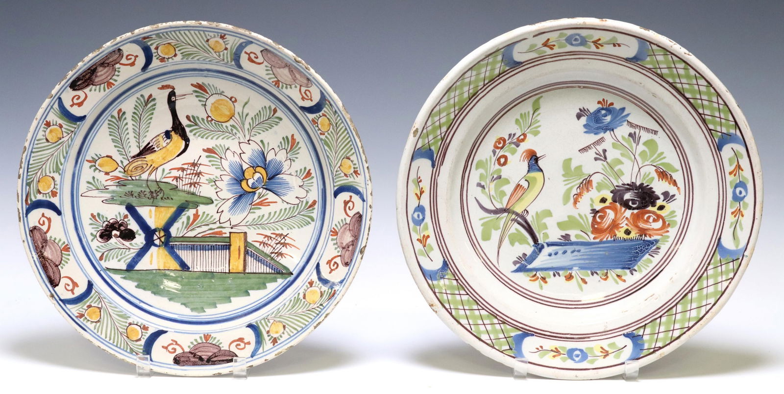 (2) DELFT CHINOISERIE POLYCHROME CHARGERS, 18TH C. (1 of 2)