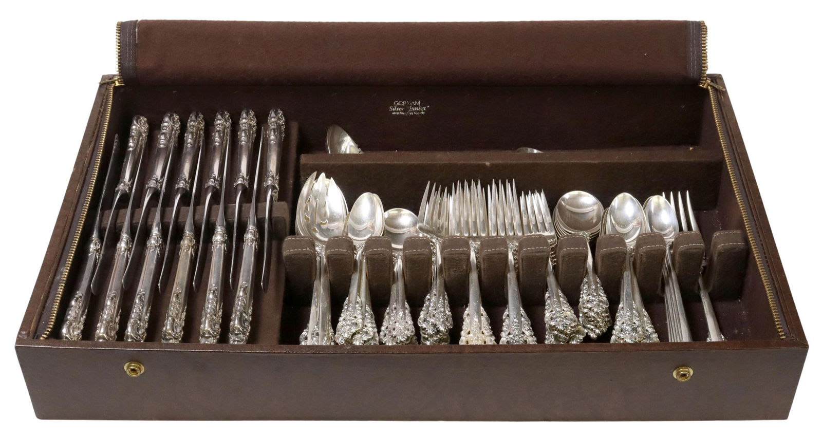 (91) WALLACE GRANDE BAROQUE STERLING FLATWARE SET: (lot of 91) American sterling silver flatware service, Wallace Silversmiths, in the "Grande Baroque" pattern, including: (14) hollow handle knives, 9.75"l, (14) forks, 8"l, (14) salad forks, 6 5/8"l,